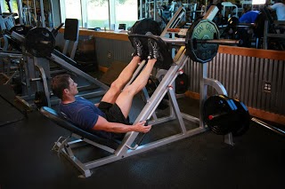Photo of افضل تمرين على الماكينة لبناء الكتلة العضلية للكوادريسبس – عضلة الرجل